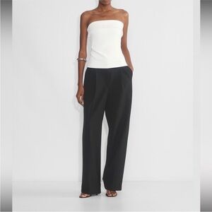 Babaton FigureKnit™ Eyecatcher Tube Top
Size M Color White